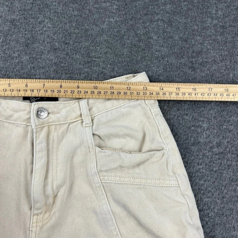 Forever 21 Women's Ivory Cream Denim Shorts M Medium Mid-High Rise Cuffed - Picture 8 of 9
